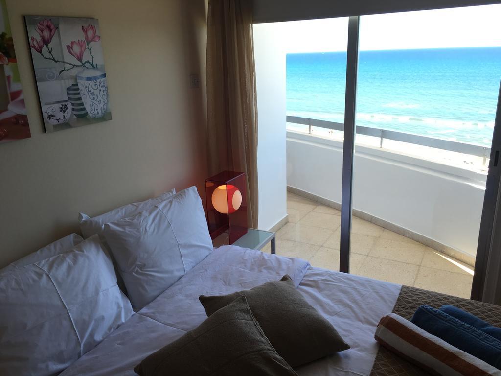Alex Beach Apartment 51 Larnaca Ngoại thất bức ảnh
